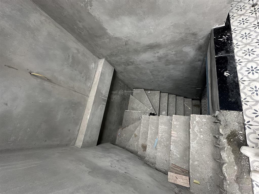 Chính chủ gửi bán nhà mới kính koong  3 tầng 41m2 full nội thất cơ bản  tại cổ dương  tiên dương