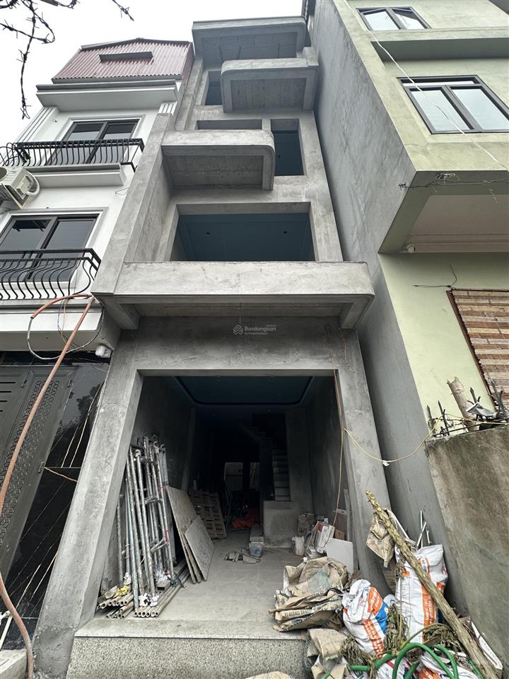Chính chủ gửi bán nhà mới kính koong  3 tầng 41m2 full nội thất cơ bản  tại cổ dương  tiên dương