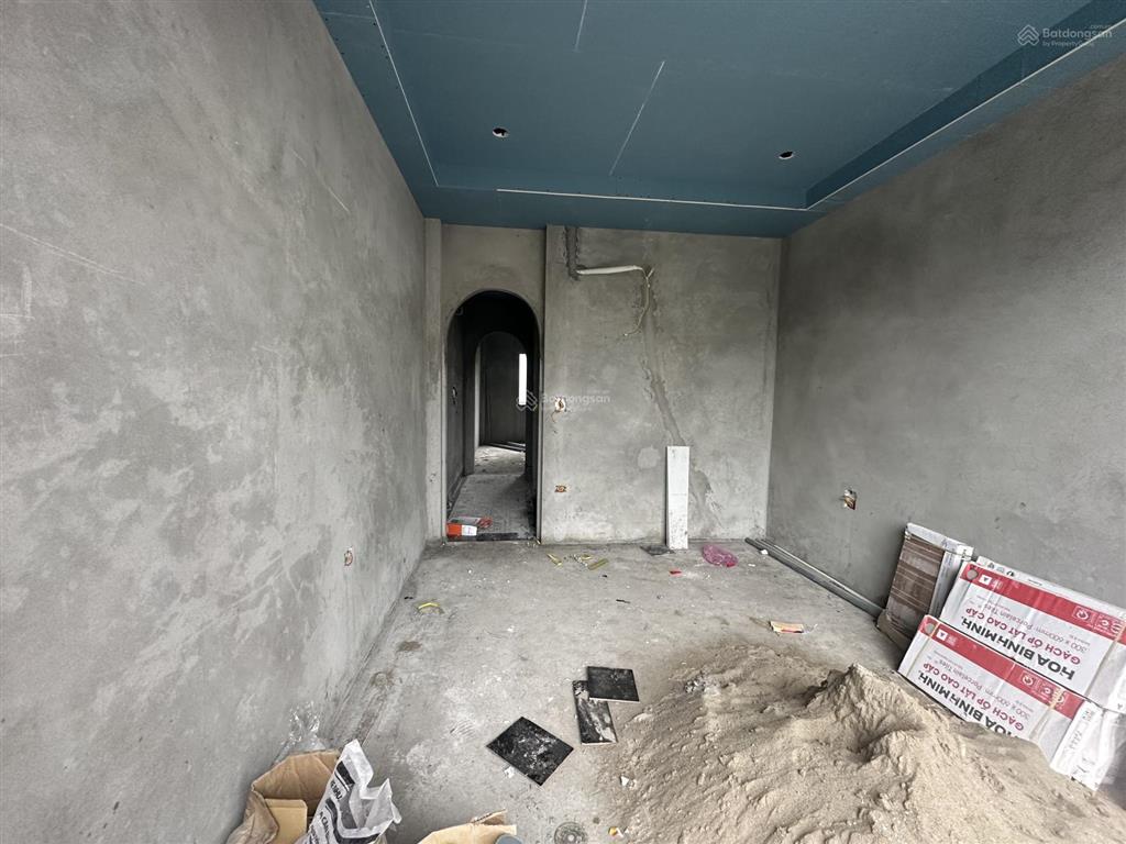 Chính chủ gửi bán nhà mới kính koong  3 tầng 41m2 full nội thất cơ bản  tại cổ dương  tiên dương