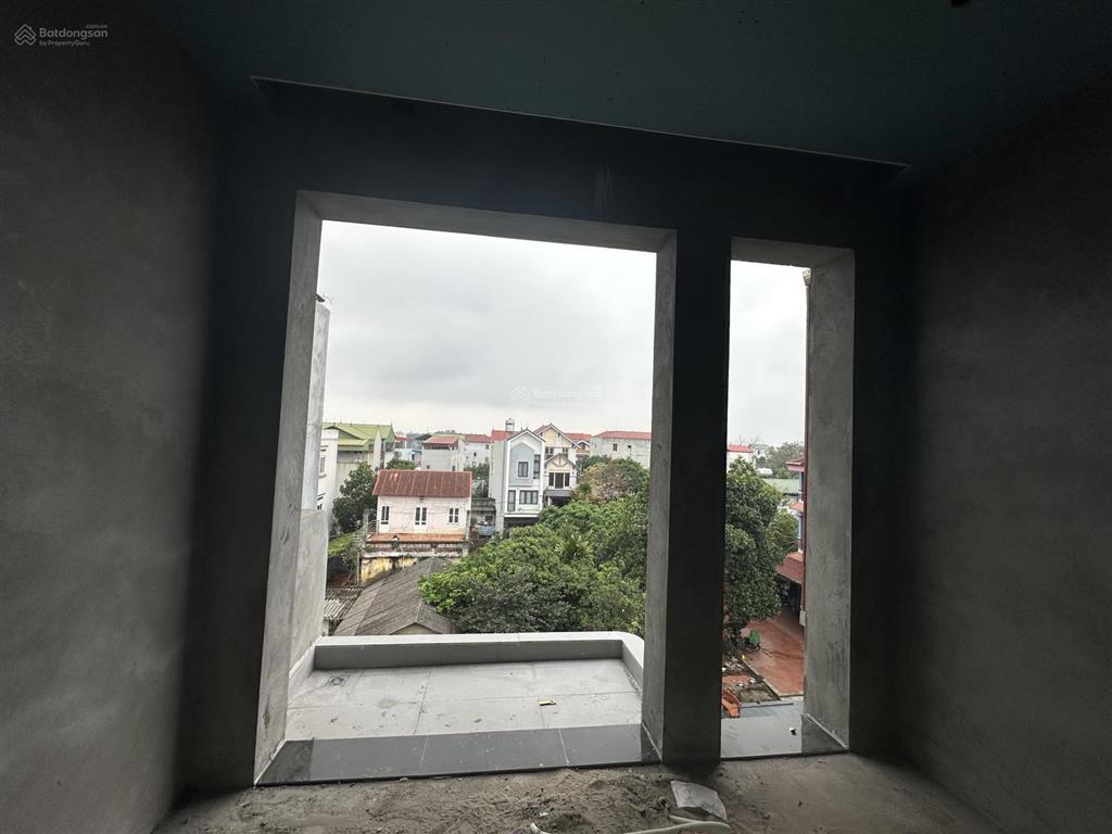 Chính chủ gửi bán nhà mới kính koong  3 tầng 41m2 full nội thất cơ bản  tại cổ dương  tiên dương