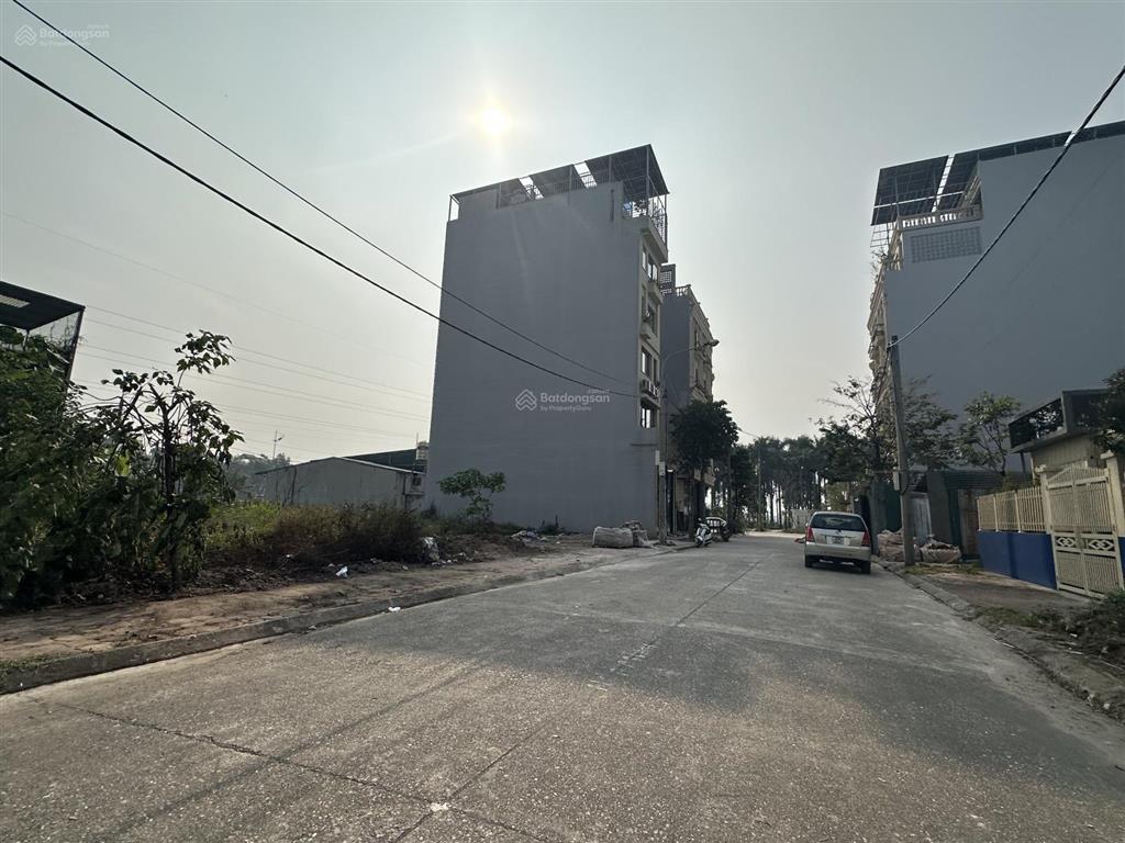 Chính chủ gửi bán lô đất đấu giá tại đồng nhân  hải bối 90/80m2  phân lô vỉa hè 3 ô tô tránh.
