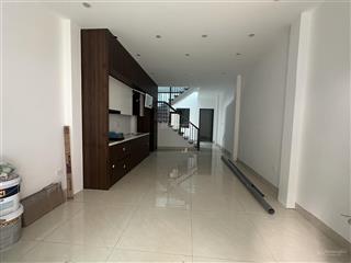 Chính chủ gửi bán nhà 3 tầng mới kính koong  58m2  tại vị trí trung tâm bắc hồng  sát vành đai 3