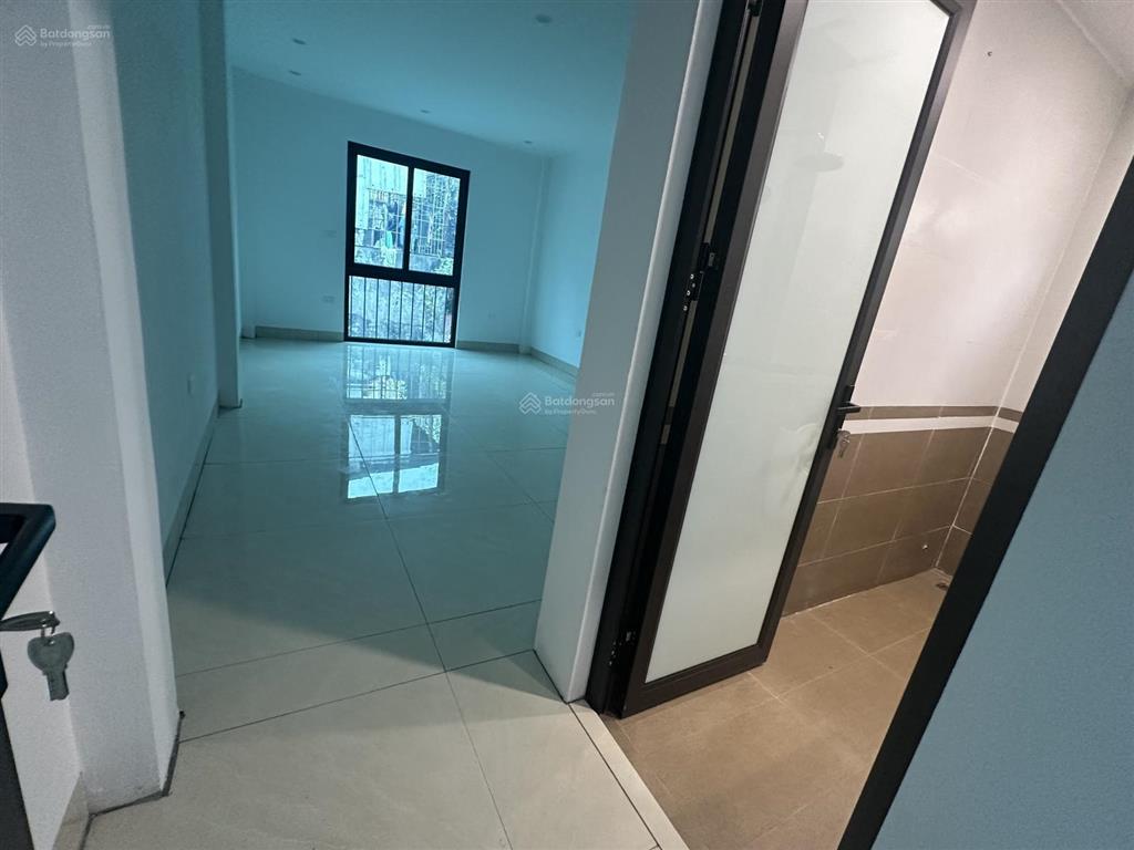 Chính chủ gửi bán nhà 3 tầng mới kính koong  58m2  tại vị trí trung tâm bắc hồng  sát vành đai 3