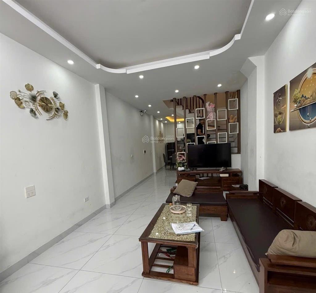 Chính chủ gửi bán nhà 4 tầng 50m2 tại tiền phong  mê linh ô tô đỗ cổng  cách kcn thăng long 3km.