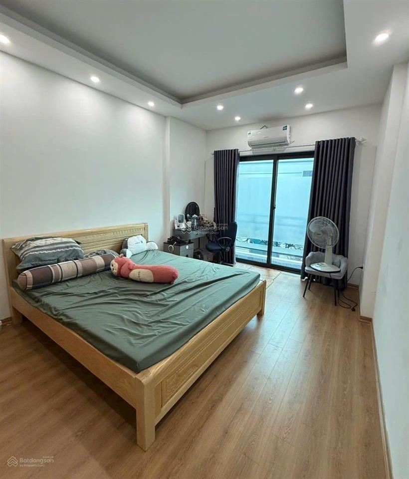 Chính chủ gửi bán nhà 4 tầng 50m2 tại tiền phong  mê linh ô tô đỗ cổng  cách kcn thăng long 3km.