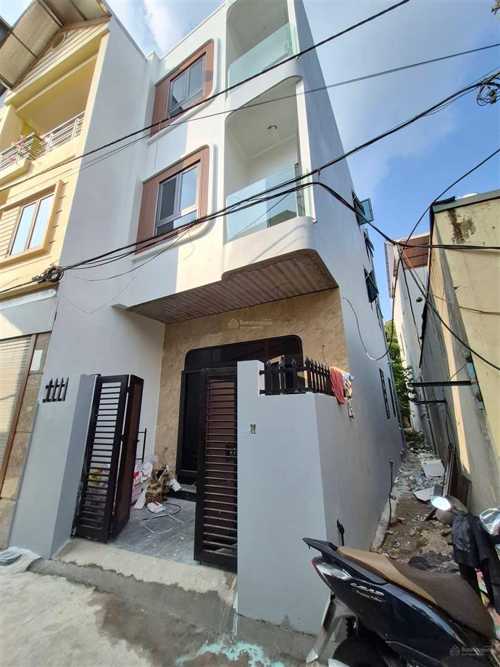 Bán nhà đẹp 3 tầng 50m2 tại thị trấn quang minh  hàng xóm big c  lô góc  ô tô đỗ cửa  về ở ngay