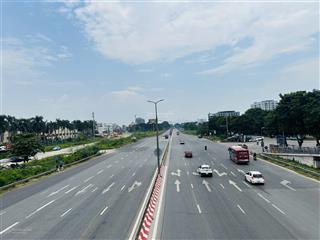 Chính chủ gửi bán nhà 3 tầng 50m2 mới kính koong tại tt. quang minh  mê linh. hàng xóm big c