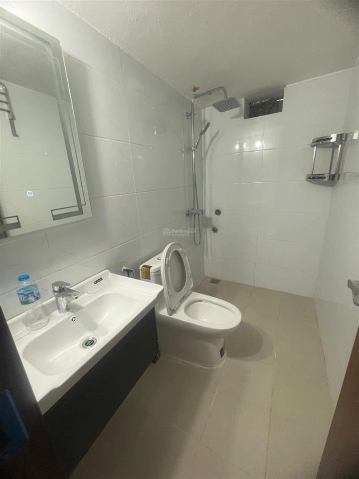 Bán nhà 3 tầng gần 40m2 tại giai lạc  quang minh  ô tô vào tận cửa  nội thất đầy đủ  về ở ngay.