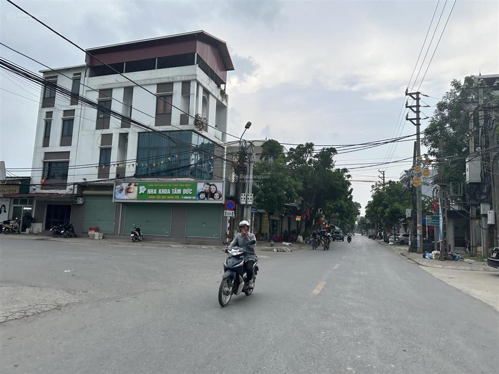 Nhà đẹp mới kính koong  vân nội  đông anh  4tầng gần 70m2  ngõ thông  ô tô qua nhà  về ở ngay