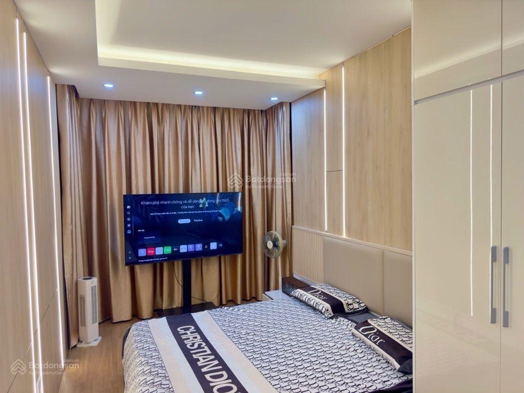 Duy nhất mặt phố ngã ba hồ tây  siêu hiếm  vị trí đắc địa  6 tầng  ô tô tránh view hồ giá 25t