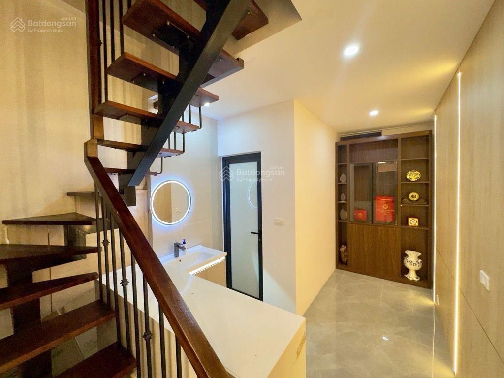 Duy nhất mặt phố ngã ba hồ tây  siêu hiếm  vị trí đắc địa  6 tầng  ô tô tránh view hồ giá 25t