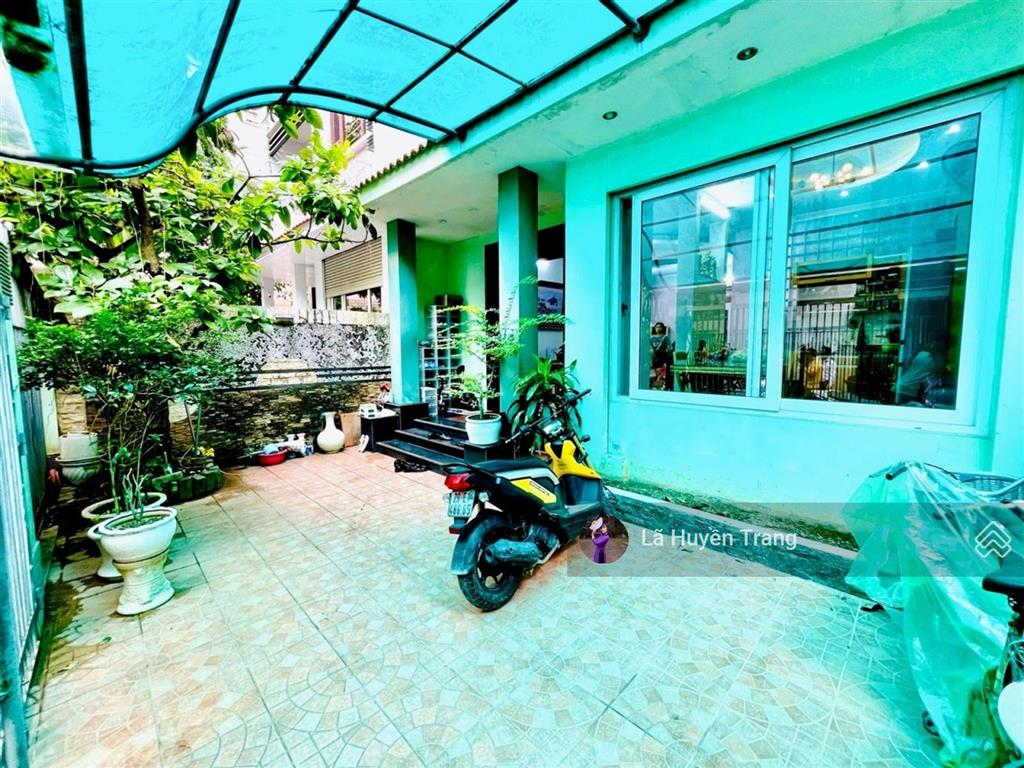 Lô góc võng thị  tây hồ 86m2  2 thoáng  ô tô đỗ cửa  kinh doanh  2 phút ra hồ tây  31,6 tỷ