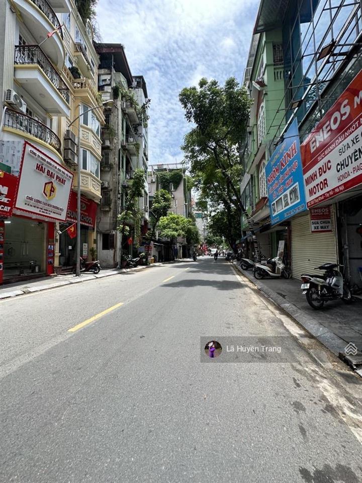 Nhà đẹp trích sài  lô góc mới tinh  2p ra hồ tây  7t thang máy full nội thất dòng tiền 14,8tỷ