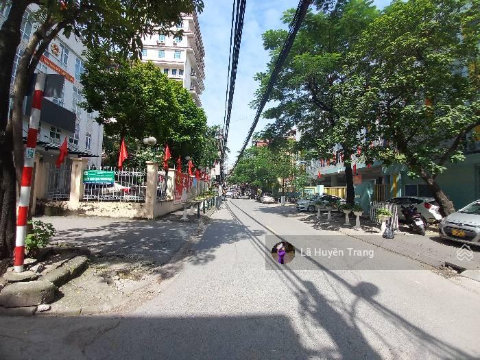 Duy nhất  giảm sốc 2,5 tỷ  mặt phố võng thị  vài bước ra hồ tây  70m2  kd sầm uất  26,3 tỷ