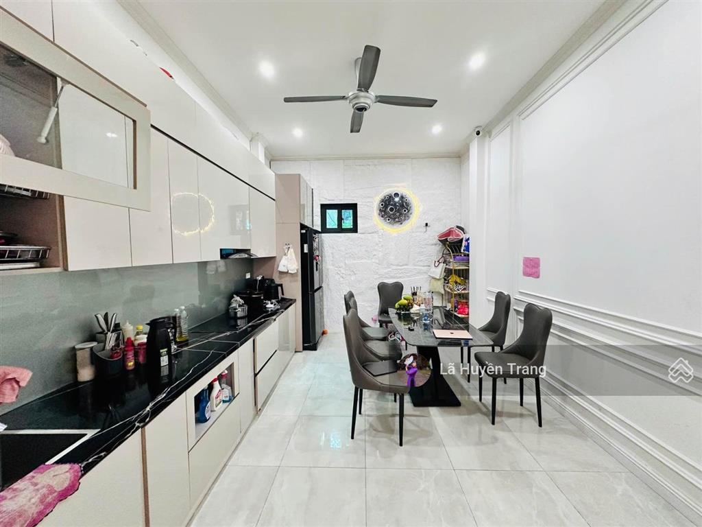 Giá ngon  nhà đẹp ở ngay  vài bước ra hồ tây  ô tô đỗ cửa  tặng full nội thất  50m2  15,8 tỷ