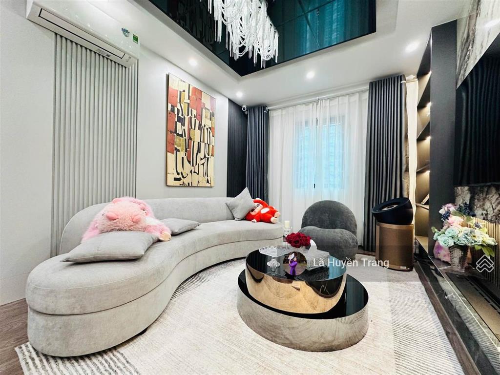 Giá ngon  nhà đẹp ở ngay  vài bước ra hồ tây  ô tô đỗ cửa  tặng full nội thất  50m2  15,8 tỷ