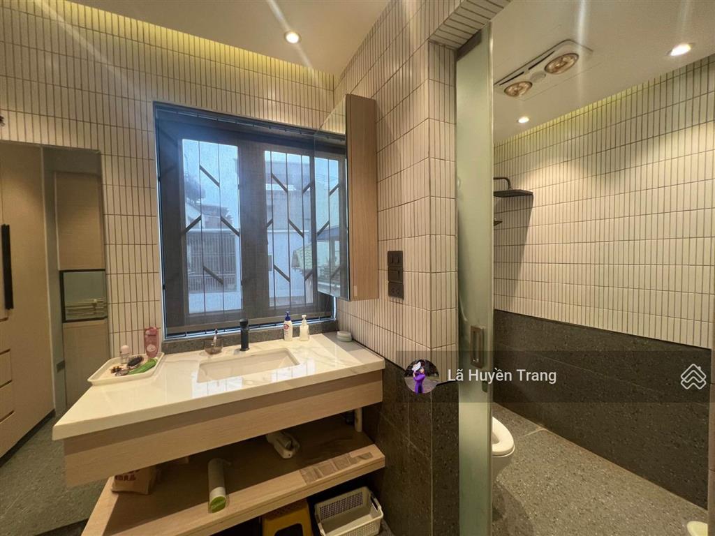 Bán nhanh lô góc  lạc long quân  2p ra hồ tây  80m2  mặt tiền 6m  ngõ ô tô  24,5 tỷ
