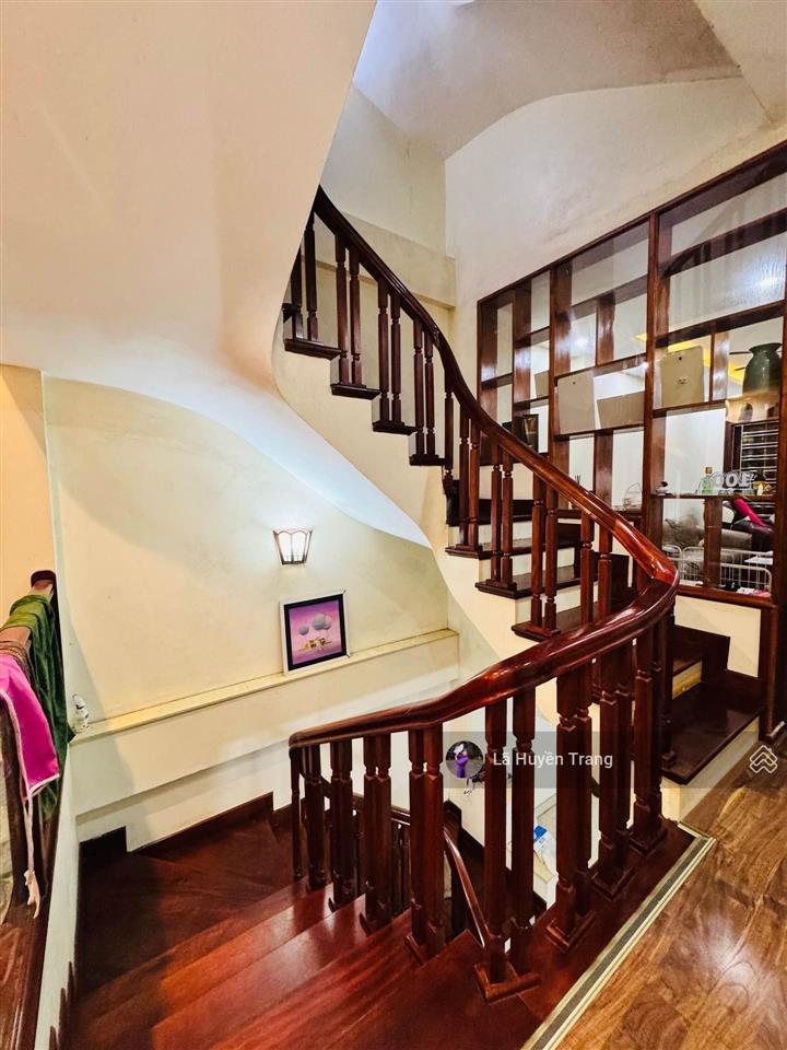 Giảm sâu 2 tỷ lô góc võng thị  90m2  2 thoáng  ô tô đỗ cửa  kinh doanh  2phút ra hồ tây 34tỷ