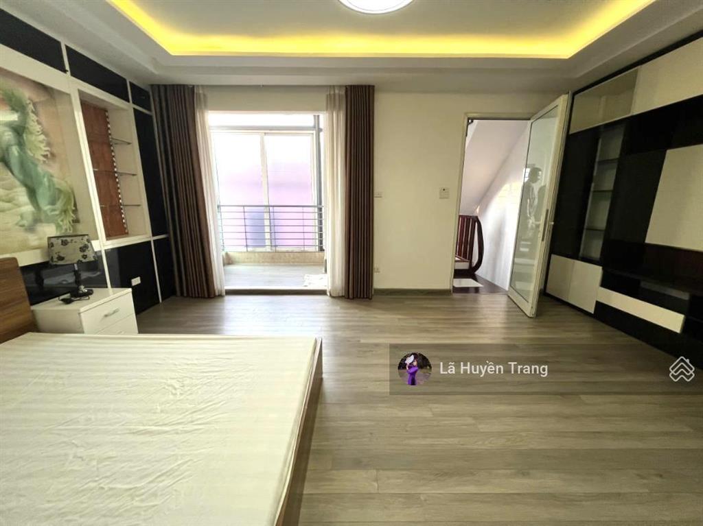 Giảm sâu 3tỷ  ba bước ra hồ tây  trích sài  lạc long quân  50m2  5 tầng  view hồ  19 tỷ