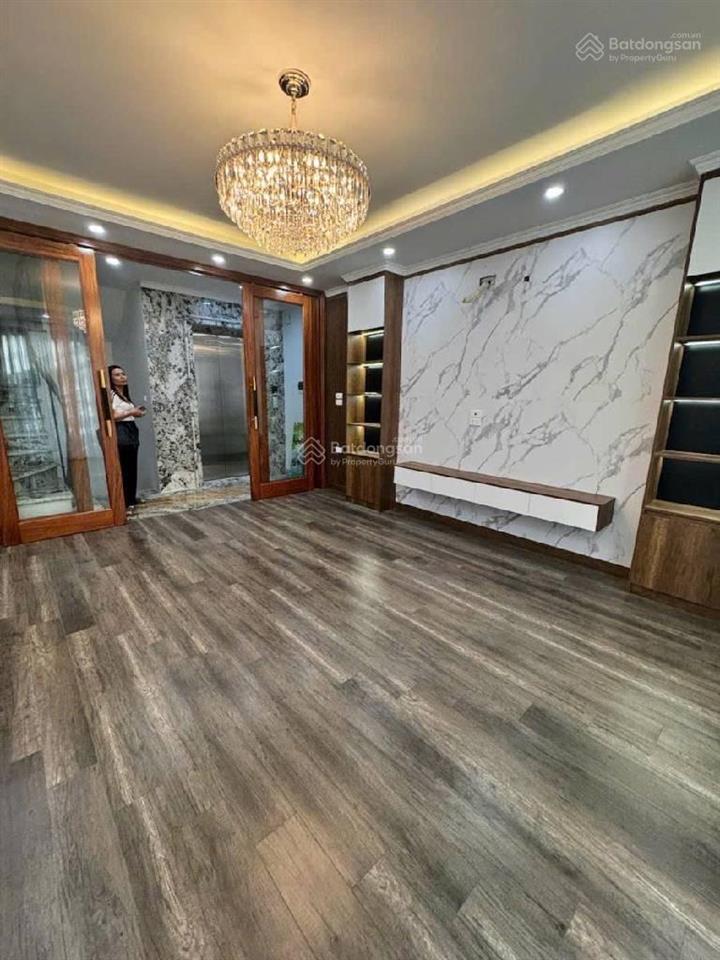 Nhà phố thuỵ khuê  tây hồ  ô tô 16 chỗ đỗ cửa  kinh doanh  7 tầng  thang máy  view thoáng 18t