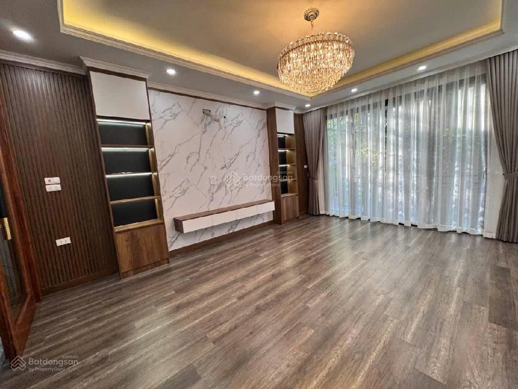 Nhà phố thuỵ khuê  tây hồ  ô tô 16 chỗ đỗ cửa  kinh doanh  7 tầng  thang máy  view thoáng 18t