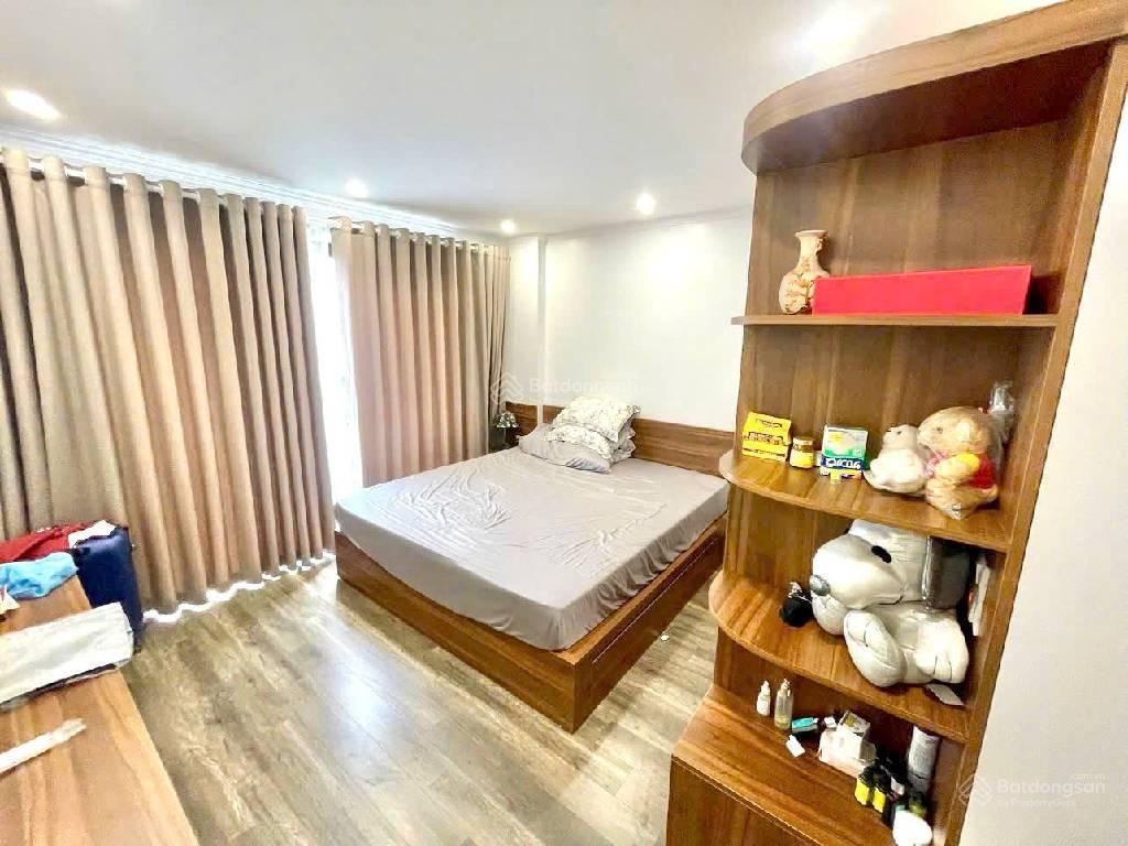 Nhà phố thuỵ khuê  tây hồ  ô tô 16 chỗ đỗ cửa  kinh doanh  7 tầng  thang máy  view thoáng 18t