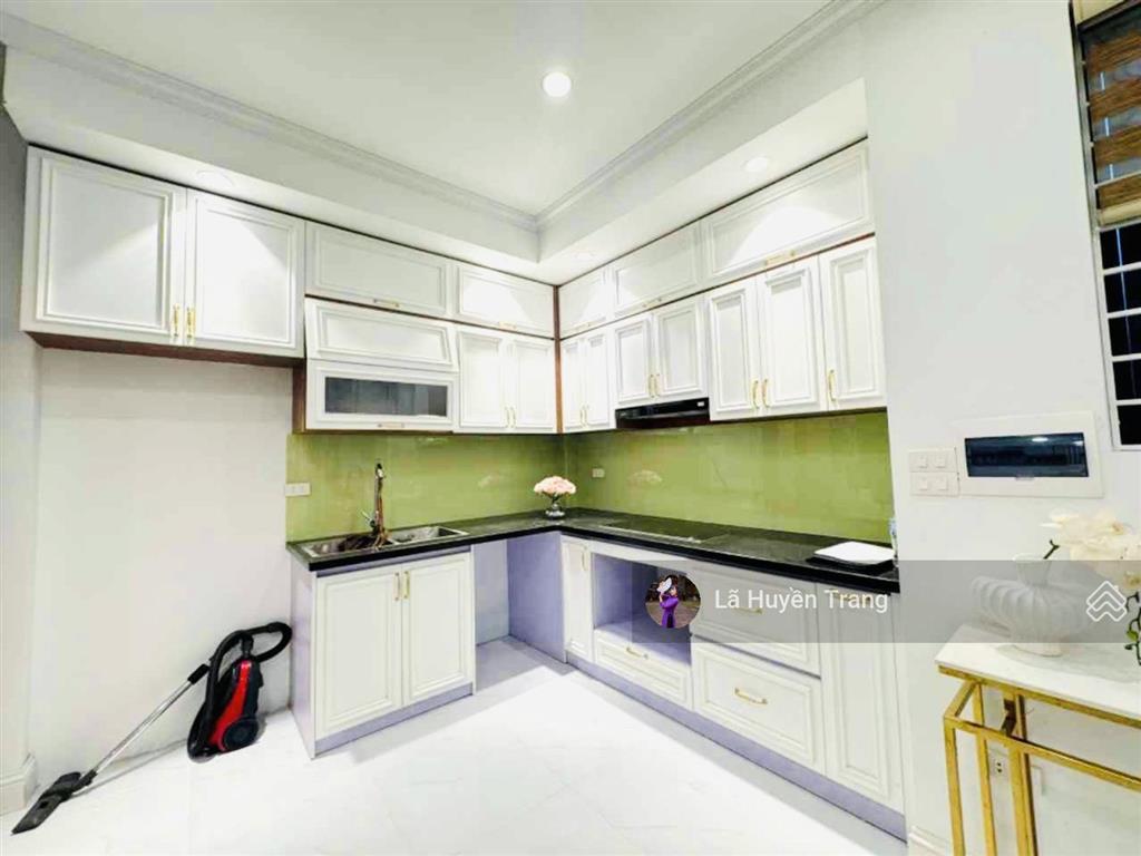 Giá tốt lạc long quân  nhà đẹp ở ngay  75m2 6 tầng thang máy  mặt tiền 7m  ba bước ra hồ tây