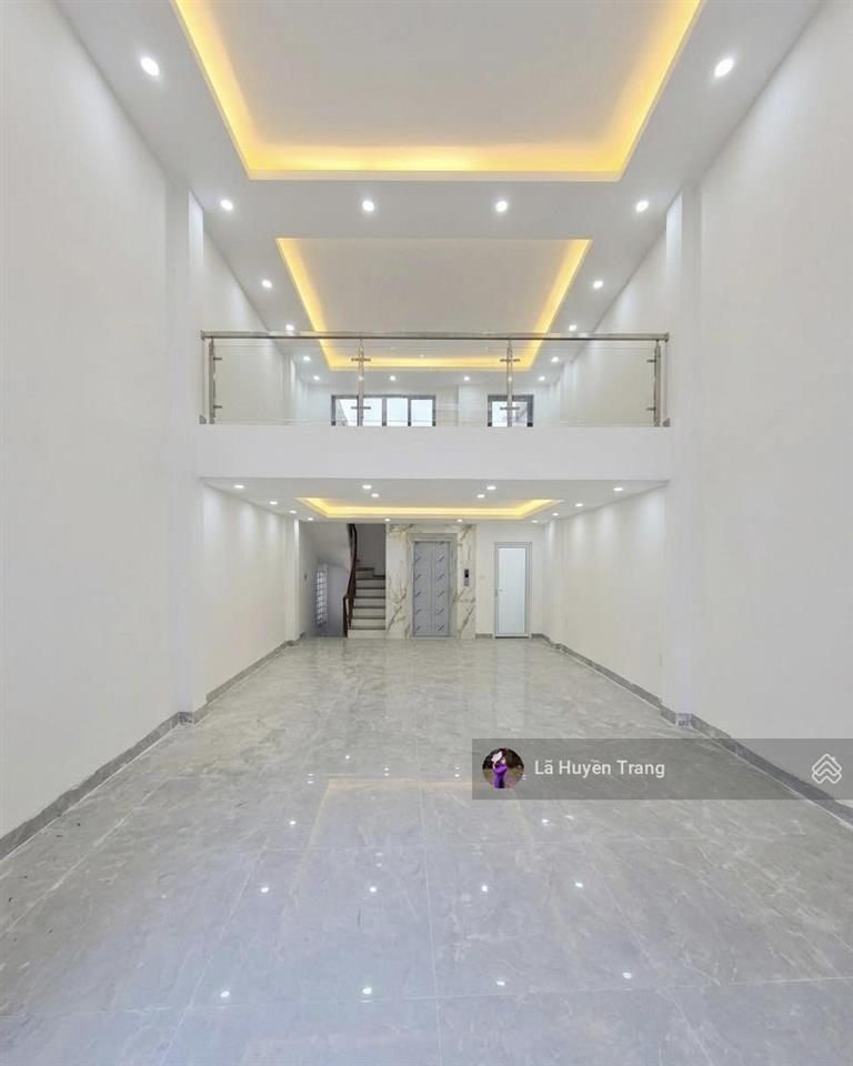 Lạc long quân  lô góc 60m2 xây mới mặt tiền 6m ô tô vào nhà  ngõ thông kinh doanh 2p chạm hồ tây