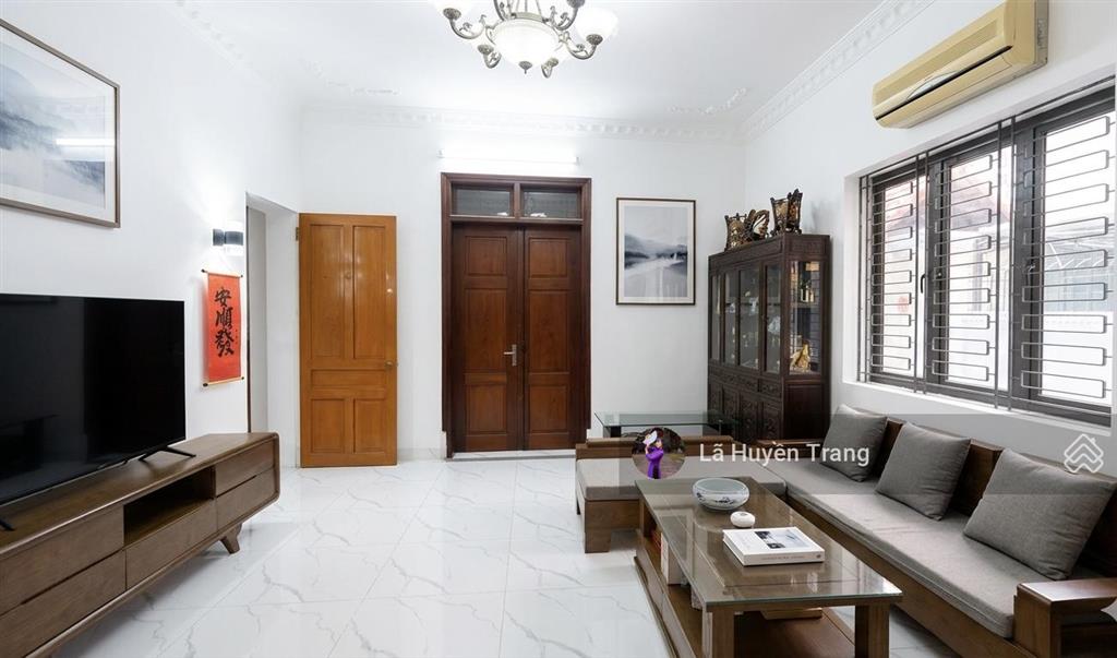 Phân lô lạc long quân  120m2  mặt tiền 11m, sân vườn  ô tô tránh  ba bước chạm hồ tây  26tỷ