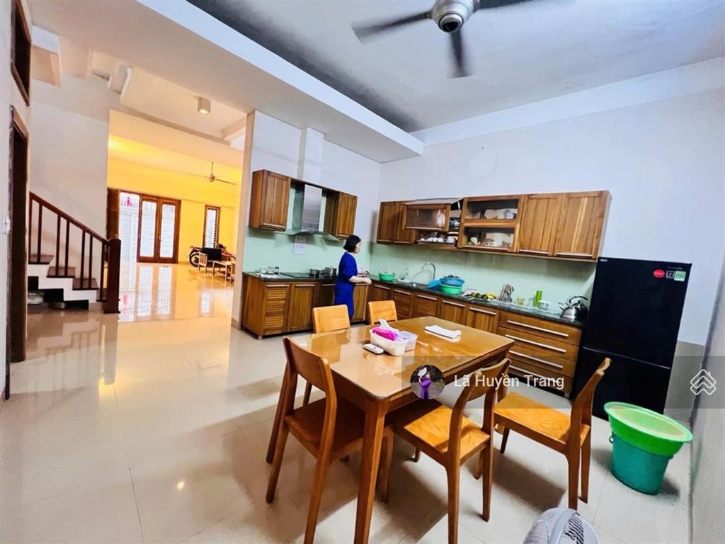 120m2 dân xây võng thị  lạc long quân  tây hồ  2 thoáng  ở ngay  2 phút chạm hồ tây