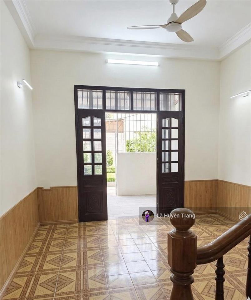 Giảm sâu 2 tỷ  dân xây  lạc long quân 90m2  ngõ ô tô tránh  30m ra mặt phố  ba bước ra hồ tây