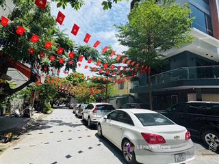 Hạ sâu 3 tỷ  phân lô vip  hoàng quốc việt  2p ra hồ tây  6 tầng  3 ô tô tránh  kinh doanh vp