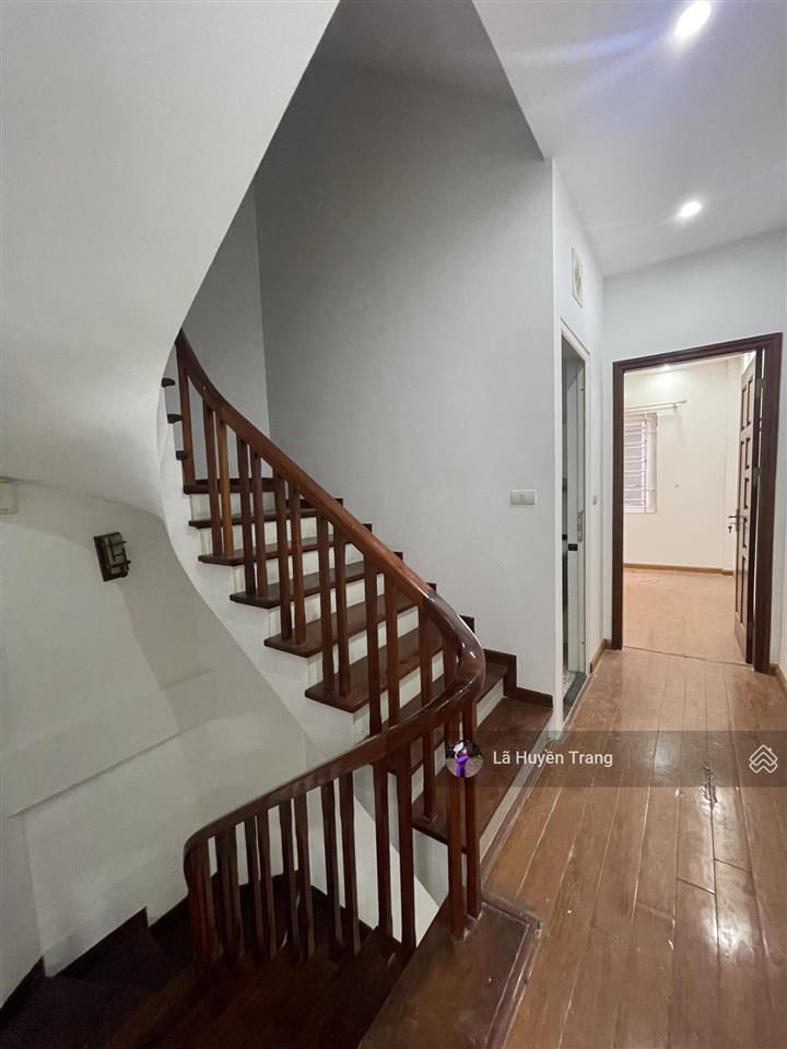 Hạ sâu 5 tỷ  phân lô vip  hoàng quốc việt  2p ra hồ tây  6 tầng  3 ô tô tránh  kinh doanh vp
