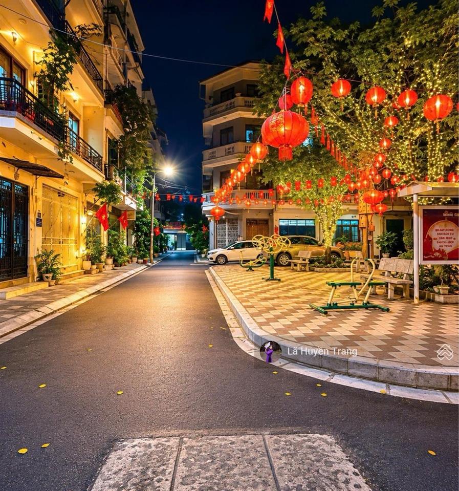 Lô góc 80m2  phân lô nguyễn văn huyên  liền kề ngoại giao đoàn  tây hồ  vỉa hè ô tô tránh  28t
