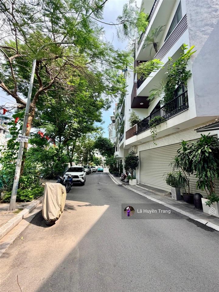 Giảm sâu 20 tỷ  siêu phẩm trịnh công sơn tây hồ toà nhà cao cấp 210m2 view hồ  dòng tiền 2,4 tỷ