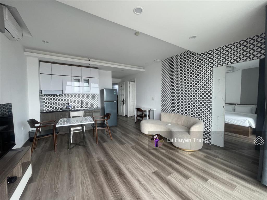 Giảm sâu 20 tỷ  siêu phẩm trịnh công sơn tây hồ toà nhà cao cấp 210m2 view hồ  dòng tiền 2,4 tỷ