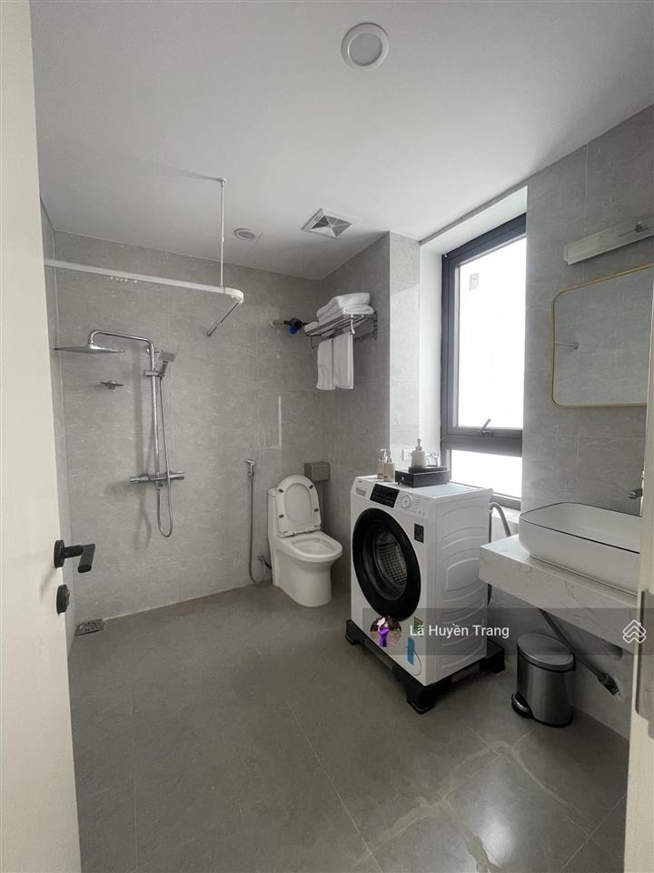 Giảm sâu 20 tỷ  siêu phẩm trịnh công sơn tây hồ toà nhà cao cấp 210m2 view hồ  dòng tiền 2,4 tỷ