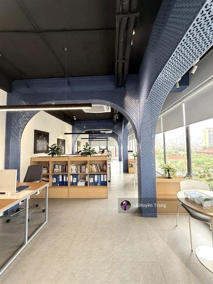 Lõi tây hồ cầu giấy  tòa nhà 7 tầng 90m2  lô góc 3 thoáng  3 ô tô tránh dòng tiền 1,8 tỷ