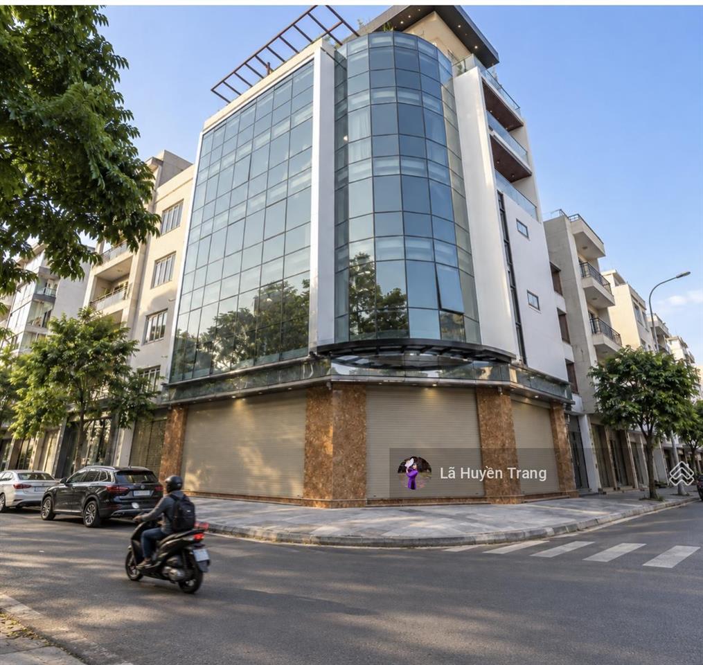 Lõi tây hồ cầu giấy  tòa nhà 7 tầng 90m2  lô góc 3 thoáng  3 ô tô tránh dòng tiền 1,8 tỷ