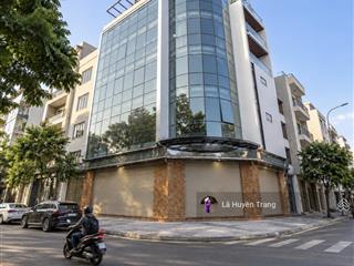 Lõi tây hồ cầu giấy  tòa nhà 7 tầng 90m2  lô góc 3 thoáng  3 ô tô tránh dòng tiền 1,8 tỷ