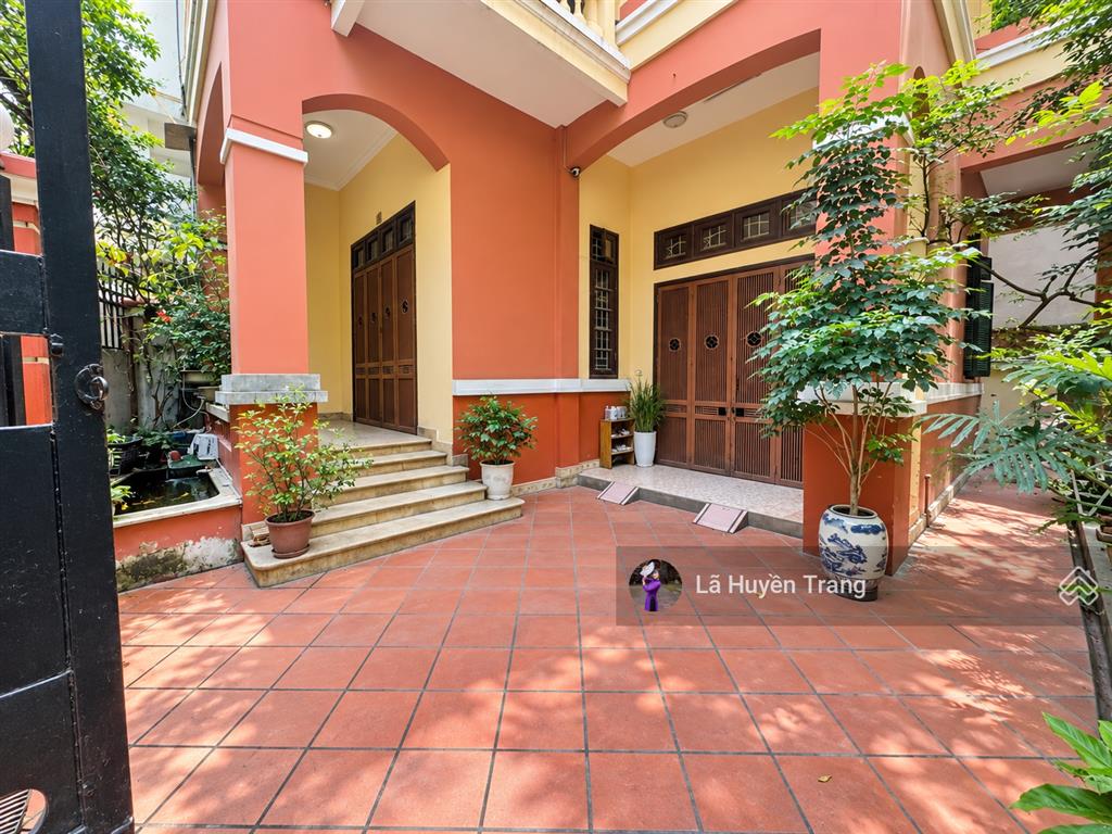 Biệt thự  lạc long quân 120m2  mặt tiền gần 10m  ô tô đỗ  một căn nhà để sống chậm giữa tây hồ