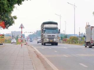 Chính chủ bán lô mặt chợ sàn khu dân cư số 3 phương sơn lục nam dt 80m2 mt 5m giá 3xtr/m2