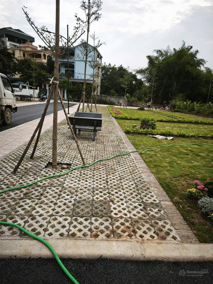 Đất hòa lạc  100m2 full tc  sát trục chính  kế bên cnc