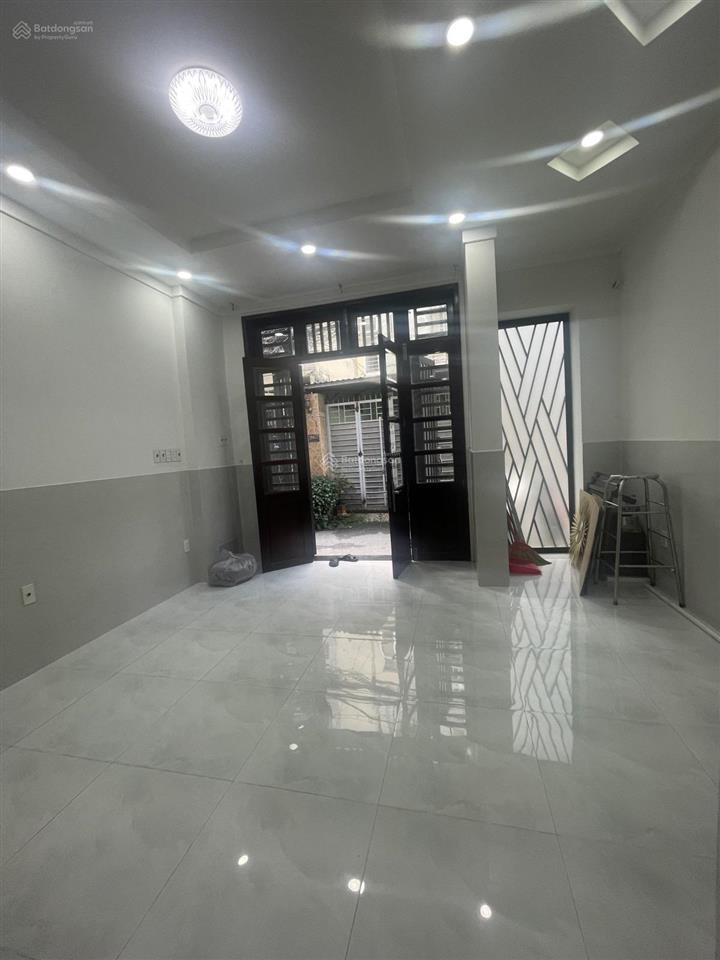 Bán nhà hẻm ôtô đổ cửa đường số 8 gò vấp 40m2giá 5.35tỷ