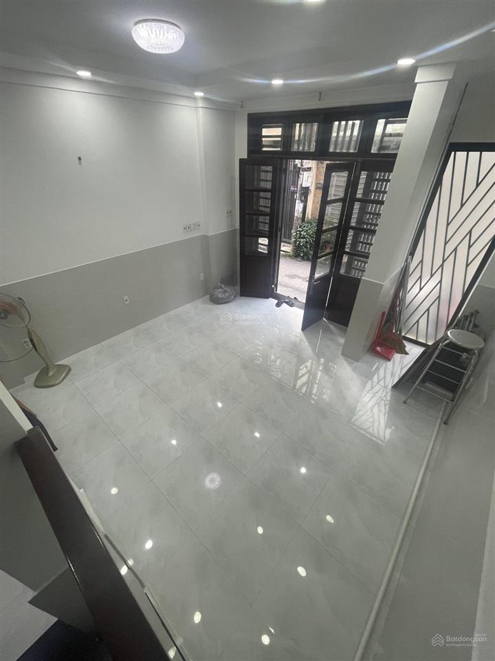 Bán nhà hẻm ôtô đổ cửa đường số 8 gò vấp 40m2giá 5.35tỷ
