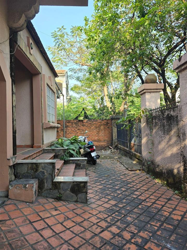 Biệt thự cổ an lộc phường gò vấp, dt 12 x 17m hẻm ô tô có lề vị trí đẹp giá rẻ chỉ nhỉnh 21tỷ tl