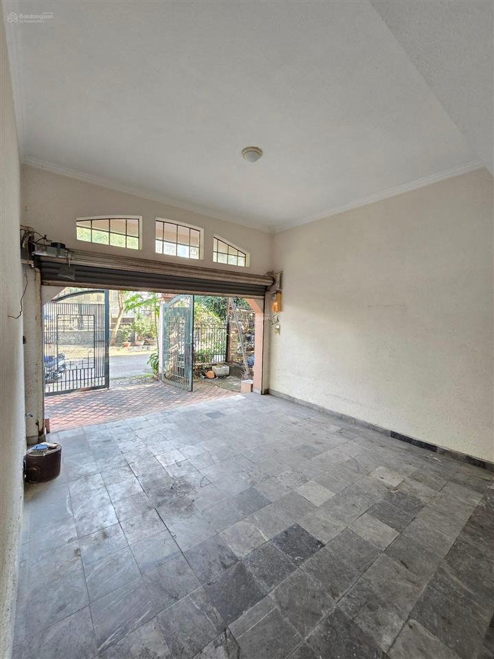 Biệt thự cổ an lộc phường gò vấp, dt 12 x 17m hẻm ô tô có lề vị trí đẹp giá rẻ chỉ nhỉnh 21tỷ tl