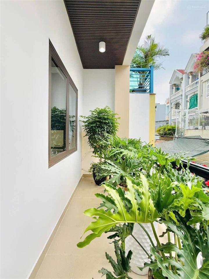 Nhà đẹp 4 tầng 4,5x15m  phạm văn chiêu. hẻm xe tải thông full nội thất ở ngay, 7tỷ9 tl chính chủ