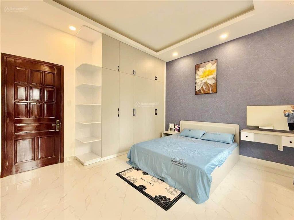 Nhà đẹp 4 tầng 4,5x15m  phạm văn chiêu. hẻm xe tải thông full nội thất ở ngay, 7tỷ9 tl chính chủ