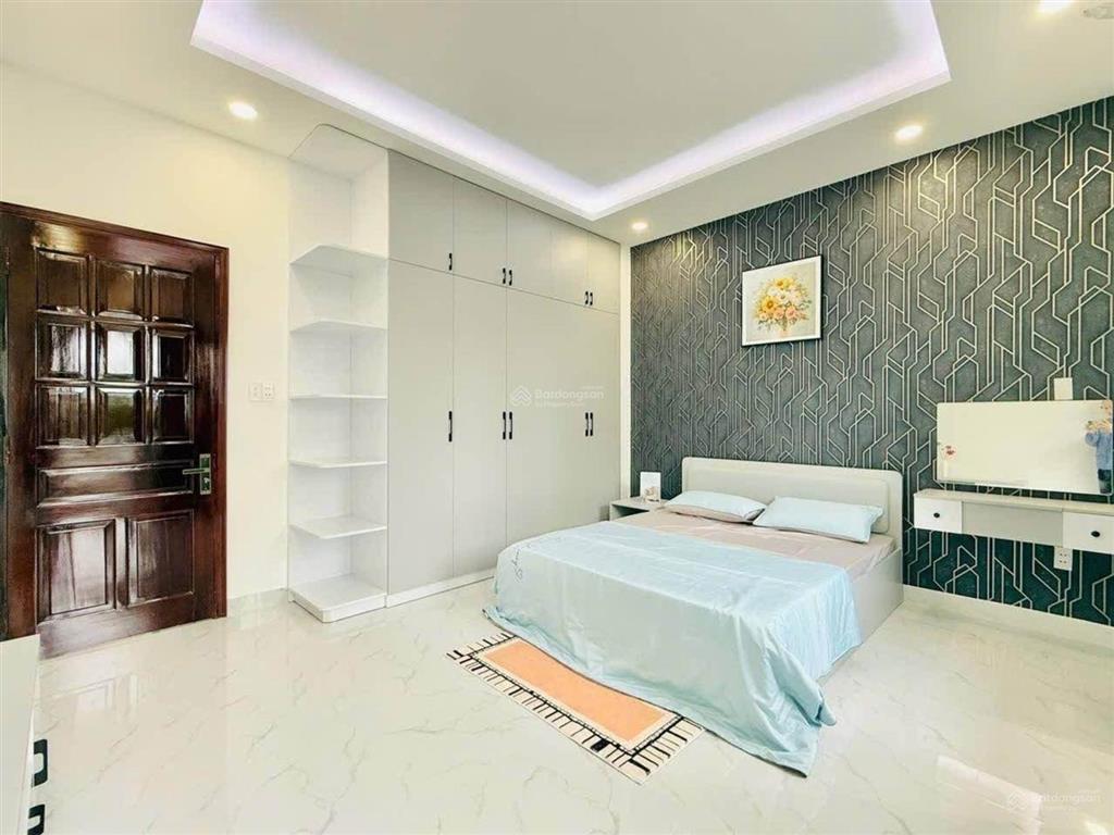 Nhà đẹp 4 tầng 4,5x15m  phạm văn chiêu. hẻm xe tải thông full nội thất ở ngay, 7tỷ9 tl chính chủ